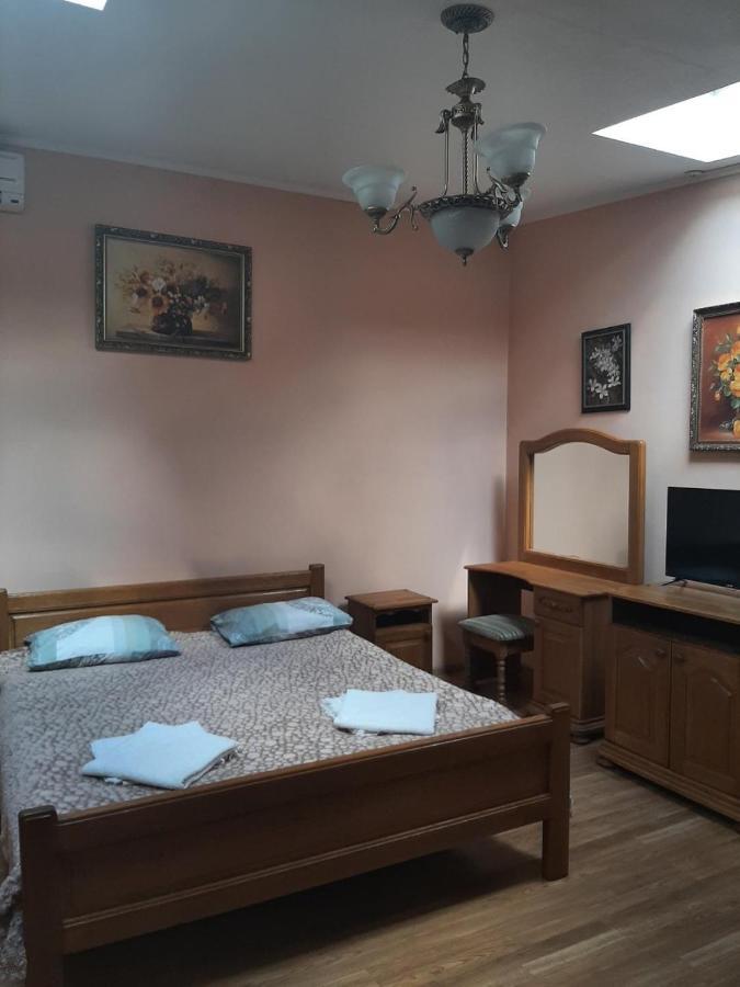 Hotel Nikolet Munkács Kültér fotó