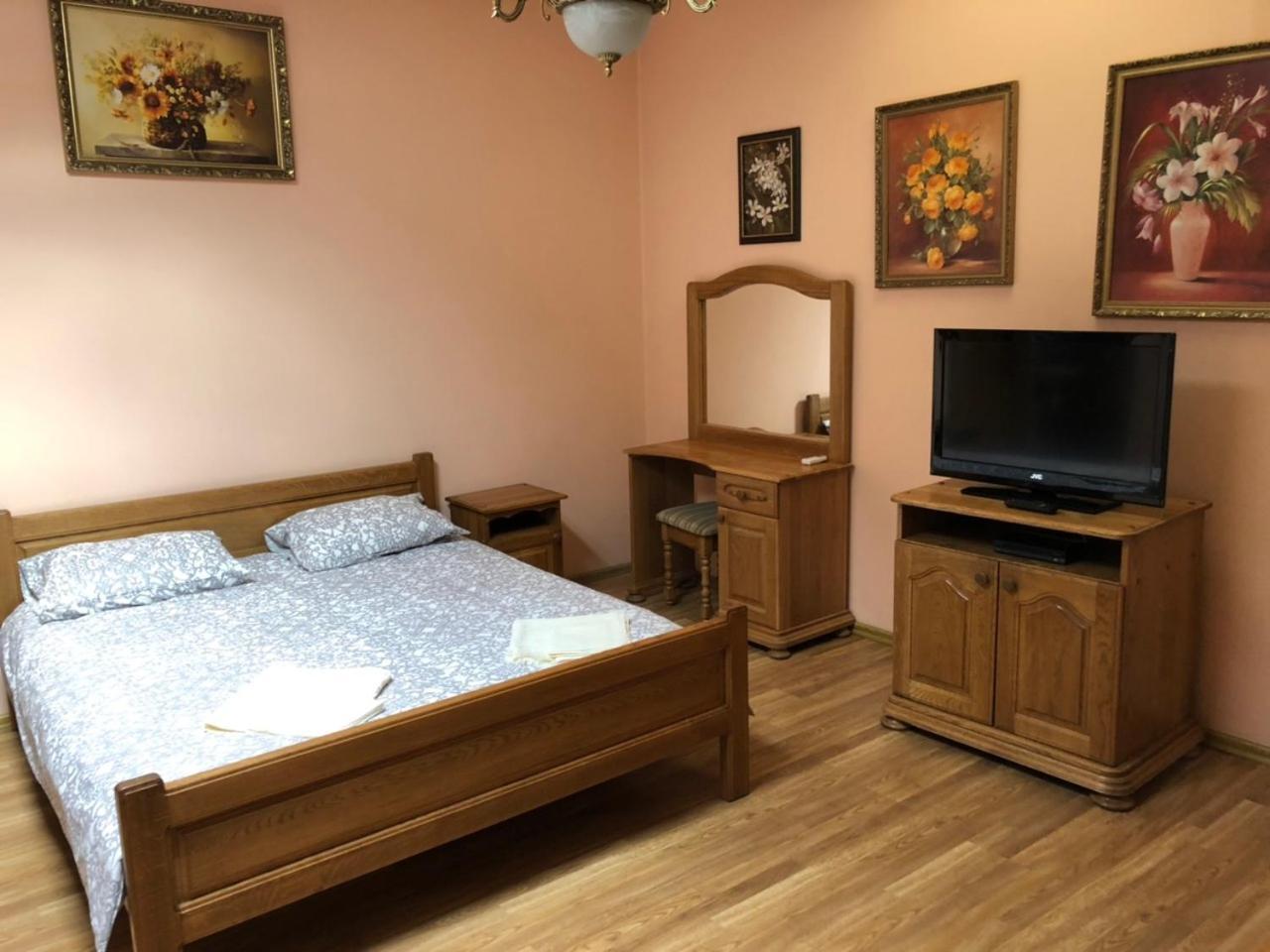 Hotel Nikolet Munkács Kültér fotó